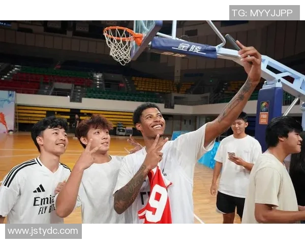 日本与加拿大篮球对决精彩纷呈谁能在国际赛场上笑到最后