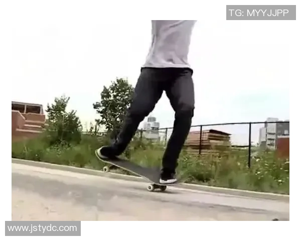 滑板文化的碰撞与融合：探秘西安滑板队的防反技巧与战术解析